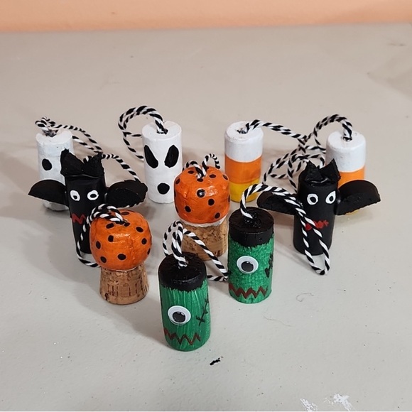 2 Left BUY NOW4 Entries Buy in for a Name Brand Bag Giveaway $75+ value for $25 - Picture 13 of 15